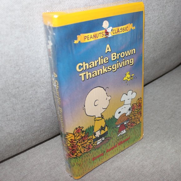 3/$28❤️1973 A Charlie Brown Thanksgiving VHS 1996 Peanuts Classic clamshell tape - Picture 1 of 8